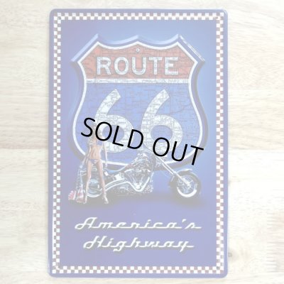画像1: ブリキ看板 ビンテージ バイク セクシー AMERICA'S HIGHWAY ルート66 ガレージ プレート 壁飾り アメリカン 雑貨 インテリア 可愛い サーファー カフェ かわいい 店舗