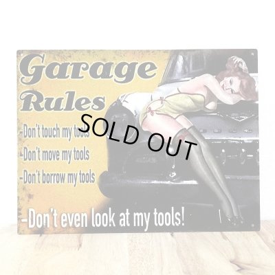 画像1: ブリキ看板 セクシー ビンテージ Garage Rules アンティーク ガレージ おしゃれ プレート 壁飾り かわいい アメリカン 雑貨 インテリア 可愛い サーファー カフェ 店舗