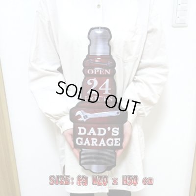 画像3: アメリカン ブリキ看板 エンボス加工 GARAGE PLUG 車 ガレージ プレート 壁飾り ビンテージ 雑貨 大きいインテリア 可愛い サーファー カフェ かわいい 店舗