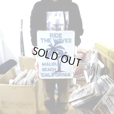 画像3: ブリキ看板 ビンテージ RIDE THE WAVES ヤシの木 カリフォルニア アンティーク ガレージ プレート 壁飾り アメリカン 雑貨 インテリア おしゃれ 可愛い かわいい サーファー カフェ 店舗