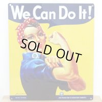 ブリキ看板 We can do it! エンボスメタルプレート アンティーク ガレージ イエロー 女性 ロゴ　目立つ プレート 壁飾り 正規ライセンス品 アメリカン 雑貨 インテリア おしゃれ 可愛い サーファー カフェ 店舗