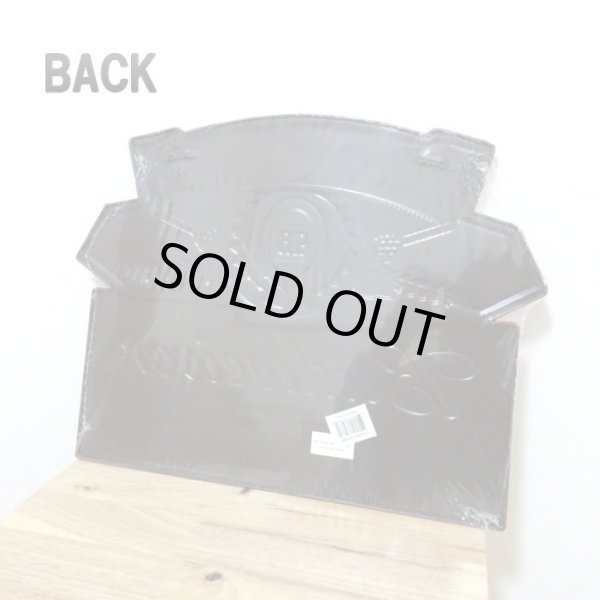 画像3: ブリキ看板 BUDWEISER バドワイザー エンボスメタルサイン ガレージ ビール　目立つ プレート 壁飾り 正規ライセンス品 アメリカン 雑貨 インテリア おしゃれ 可愛い サーファー バー 店舗 (3)