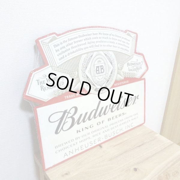 画像2: ブリキ看板 BUDWEISER バドワイザー エンボスメタルサイン ガレージ ビール　目立つ プレート 壁飾り 正規ライセンス品 アメリカン 雑貨 インテリア おしゃれ 可愛い サーファー バー 店舗 (2)