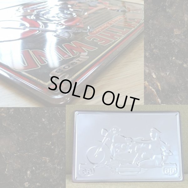 画像2: アメリカン バイク ブリキ看板 RIDE WIHT WIND セクシー ガレージ プレート 壁飾り ビンテージ かわいい 雑貨 インテリア 可愛い かっこいい サーファー カフェ 店舗 (2)