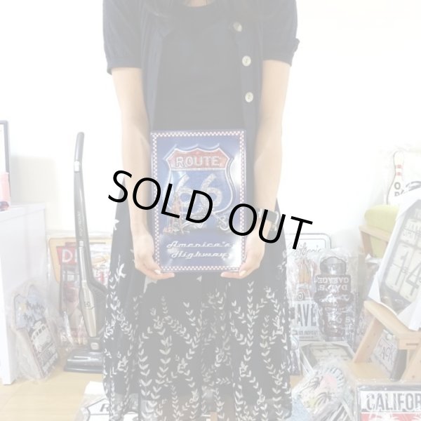 画像4: ブリキ看板 ビンテージ バイク セクシー AMERICA'S HIGHWAY ルート66 ガレージ プレート 壁飾り アメリカン 雑貨 インテリア 可愛い サーファー カフェ かわいい 店舗 (4)