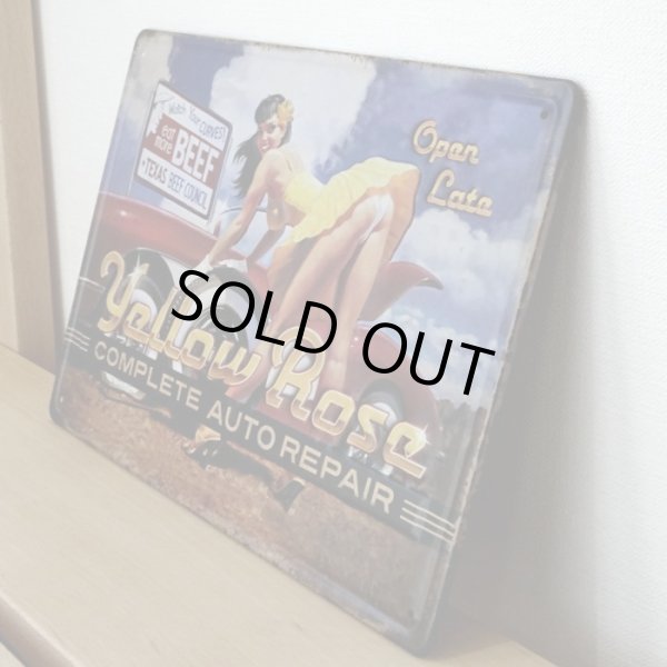 画像3: ブリキ看板 ビンテージ Yellow Rose 車 セクシー ガレージ プレート 壁飾り アメリカン 雑貨 インテリア 可愛い かわいい サーファー カフェ 店舗 (3)