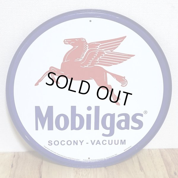 画像1: ブリキ看板 Mobilgas ラウンドエンボスメタル アンティーク ペガサス ガレージ プレート 可愛い 壁飾り 正規ライセンス品 アメリカン 雑貨 インテリア おしゃれ サーファー かわいい カフェ 店舗 (1)