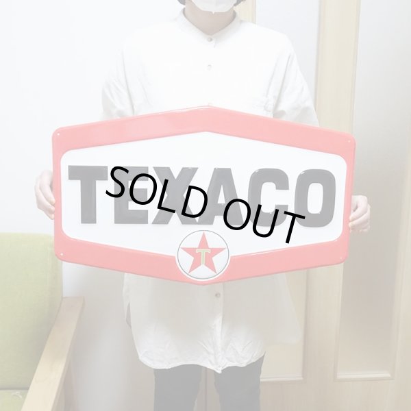 画像3: ブリキ看板 TEXACO Bigダイカットエンボスメタル アンティーク ガレージ プレート 可愛い 壁飾り 正規ライセンス品 アメリカン 雑貨 インテリア おしゃれ サーファー かわいい カフェ 店舗 (3)