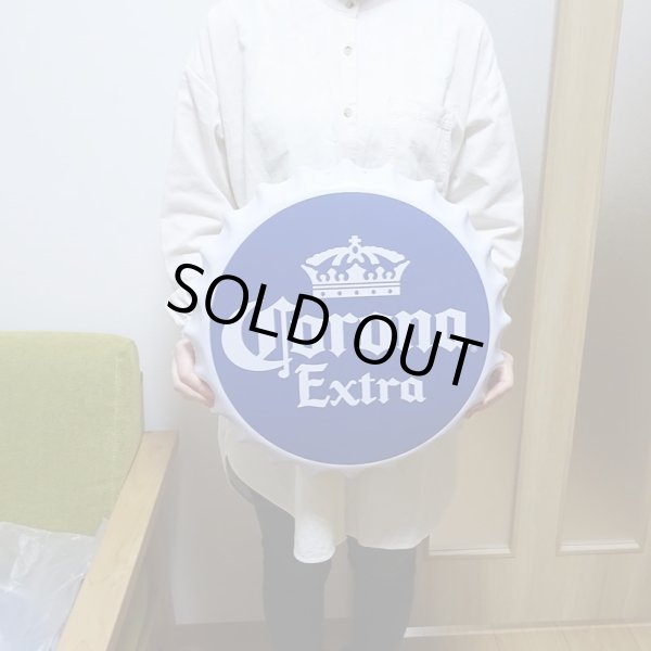 画像4: ブリキ看板 コロナ ボトルキャップメタルサイン CORONA EXTRA アンティーク ロゴ ガレージ 壁飾り 正規ライセンス品 アメリカン 雑貨 インテリア おしゃれ 可愛い サーファー カフェ 店舗 (4)